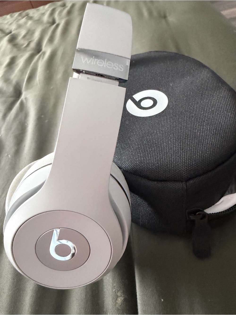 Beats Solo 3 Wireless Headphones White